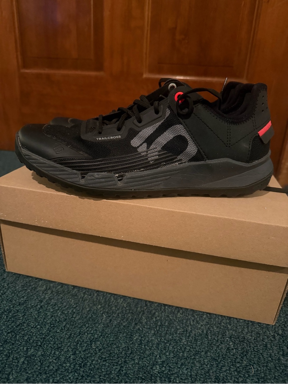 Adidas Five Ten 5.10 Women's Trailcross LT W mountain bike shoes, size 8.5